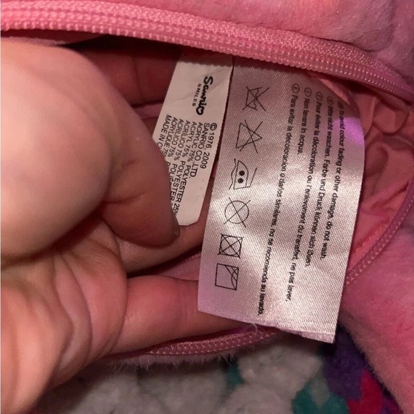 Hello Kitty Sanrio Pink Heart Faux Fur Plush Bag Purse - Picture 9 of 10